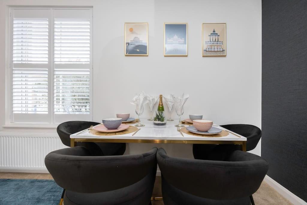 Apartment Stunning Modern Space In & Free Parking *