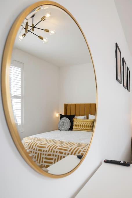 Stunning Modern Space In & Free Parking *