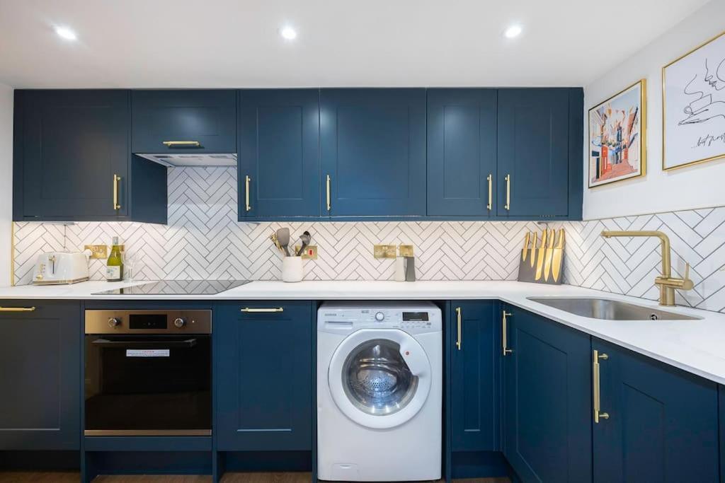 Apartment Stunning Modern Space In & Free Parking *