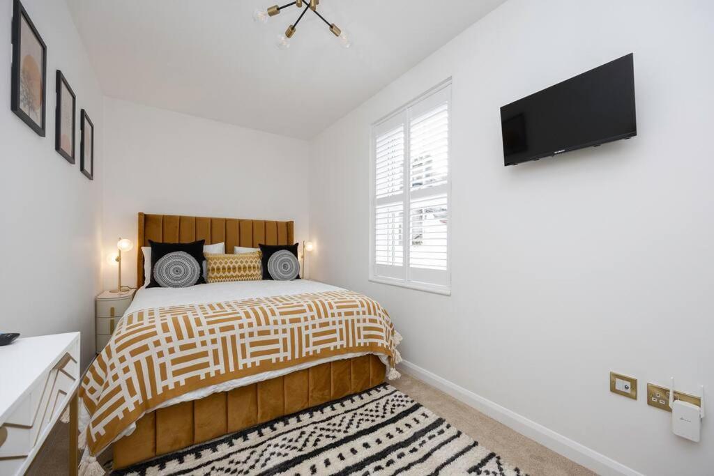 Stunning Modern Space In & Free Parking *