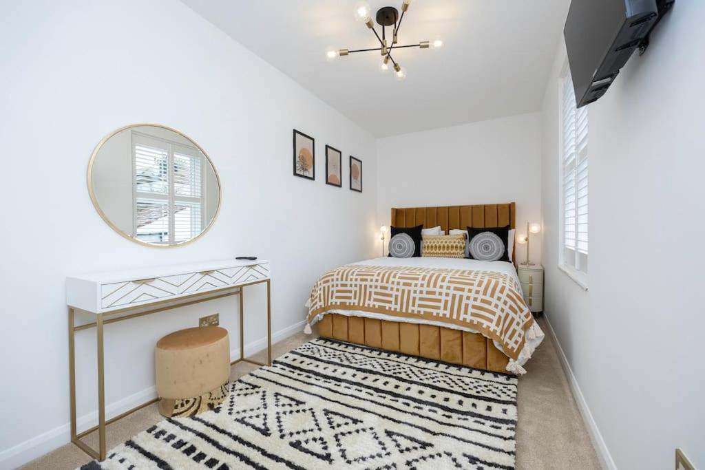 Apartment Stunning Modern Space In & Free Parking