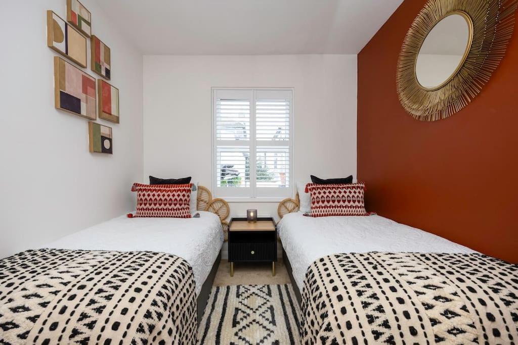 Stunning Modern Space In & Free Parking *