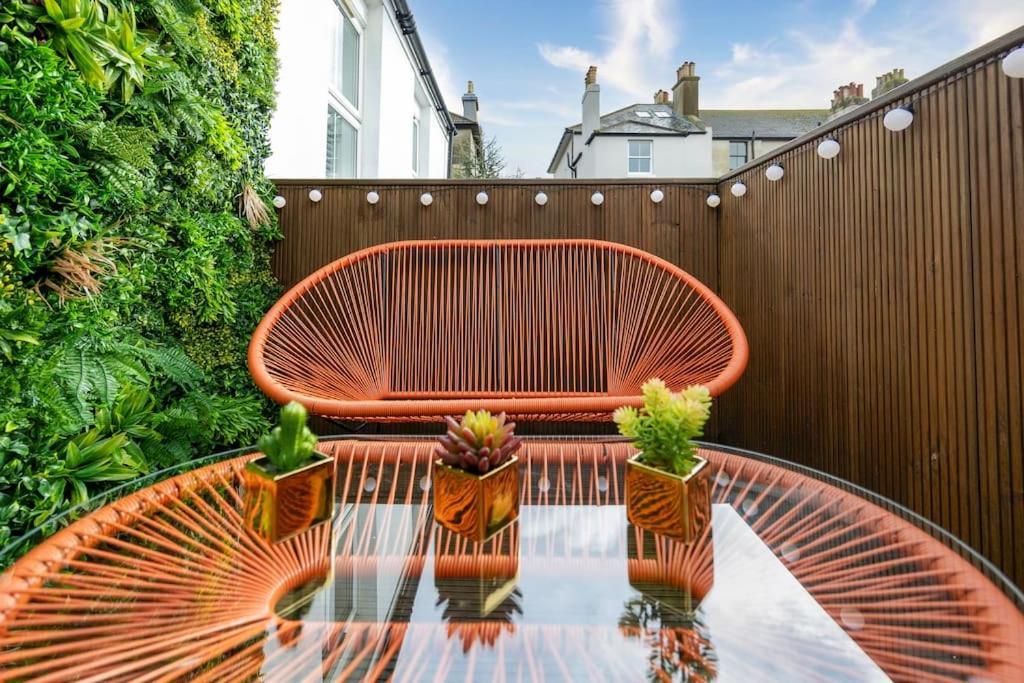 Stunning Modern Space In & Free Parking *